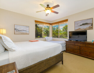 Guest bedroom Fairways at Mauna Lani 402